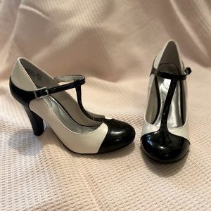 Retro T-Strap Pin-up Style Dex Flex Comfort Heels